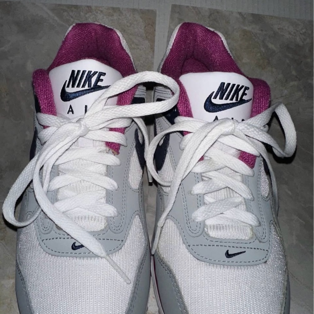 WOMENS NIKE AIR MAX CORRELATE WHITE/OBSEDIAN-WOLF GREY.
